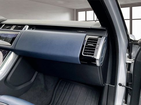 Used 2020 Land Rover Range Rover Sport HST image 17