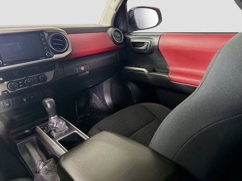 Certified 2021 Toyota Tacoma SR5 image 21