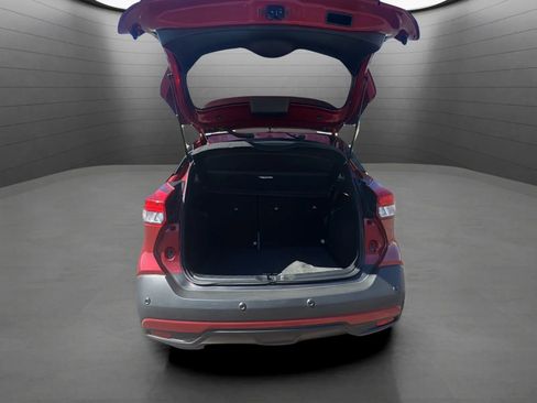 Used 2020 Nissan Kicks SR FWD image 20