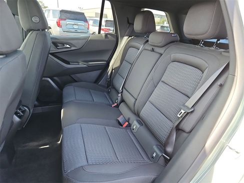 New 2026 Chevrolet Equinox LT image 24