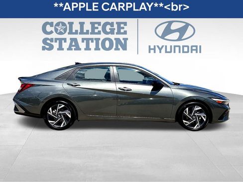 Used 2025 Hyundai Elantra Sport image 9