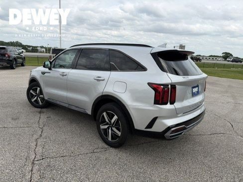 Used 2022 Kia Sorento EX w/ Panoramic Sunroof Package FWD image 6