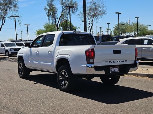 Used 2020 Toyota Tacoma SR5 RWD image 8