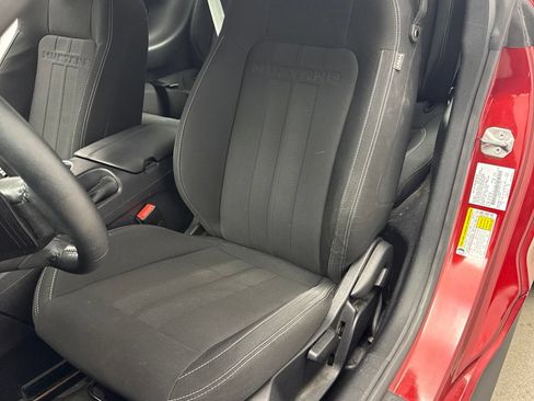 Used 2019 Ford Mustang Coupe RWD image 8