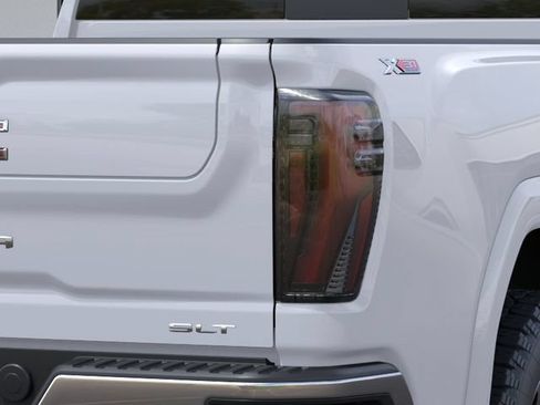 New 2026 GMC Sierra 2500 SLT AWD/4WD image 11