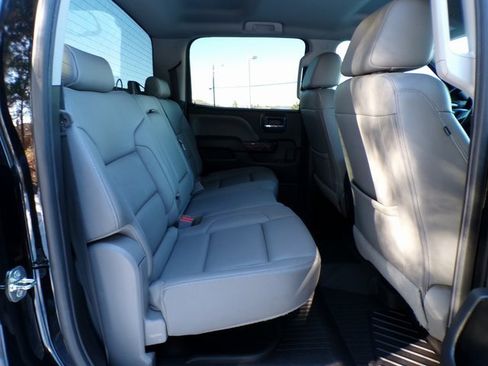 Used 2018 GMC Sierra 1500 SLT w/ SLT Premium Package image 9