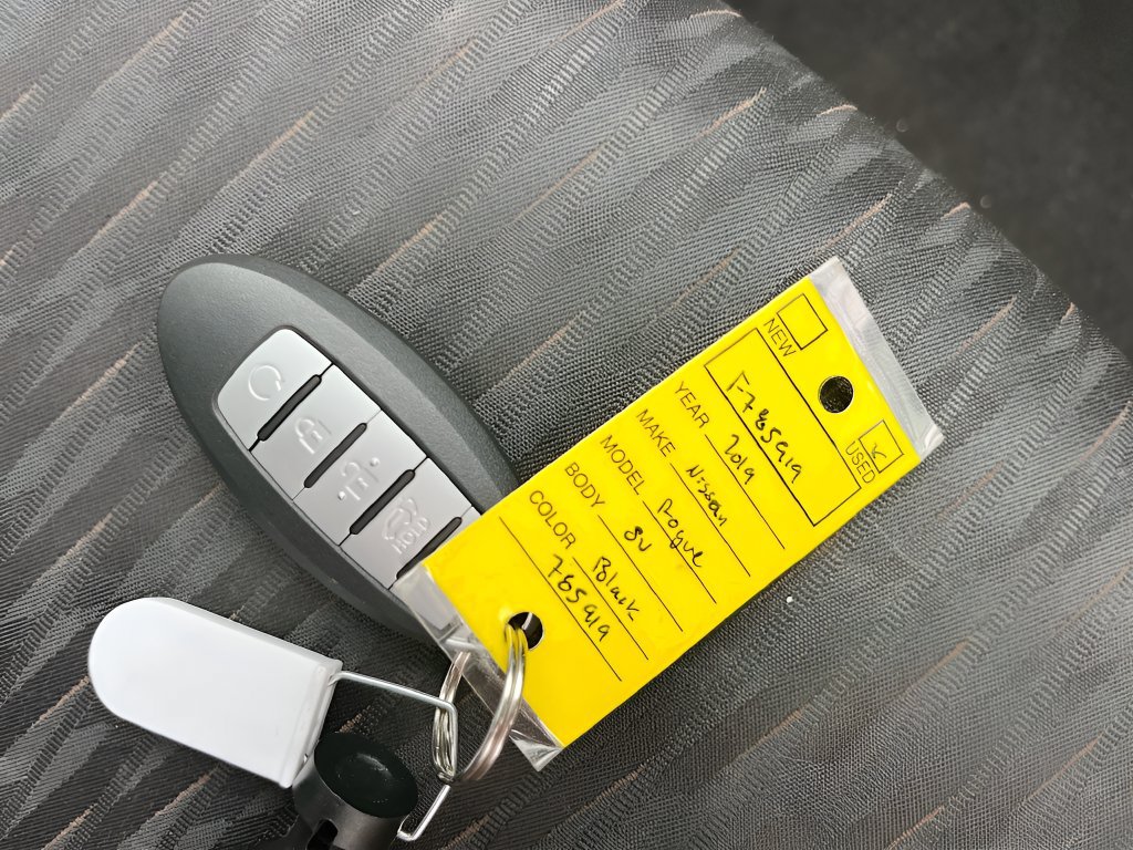 Used 2019 Nissan Rogue SV w/ Premium Package FWD image 32