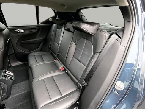 Used 2026 Volvo XC40 B5 Core w/ Climate Package AWD/4WD image 33
