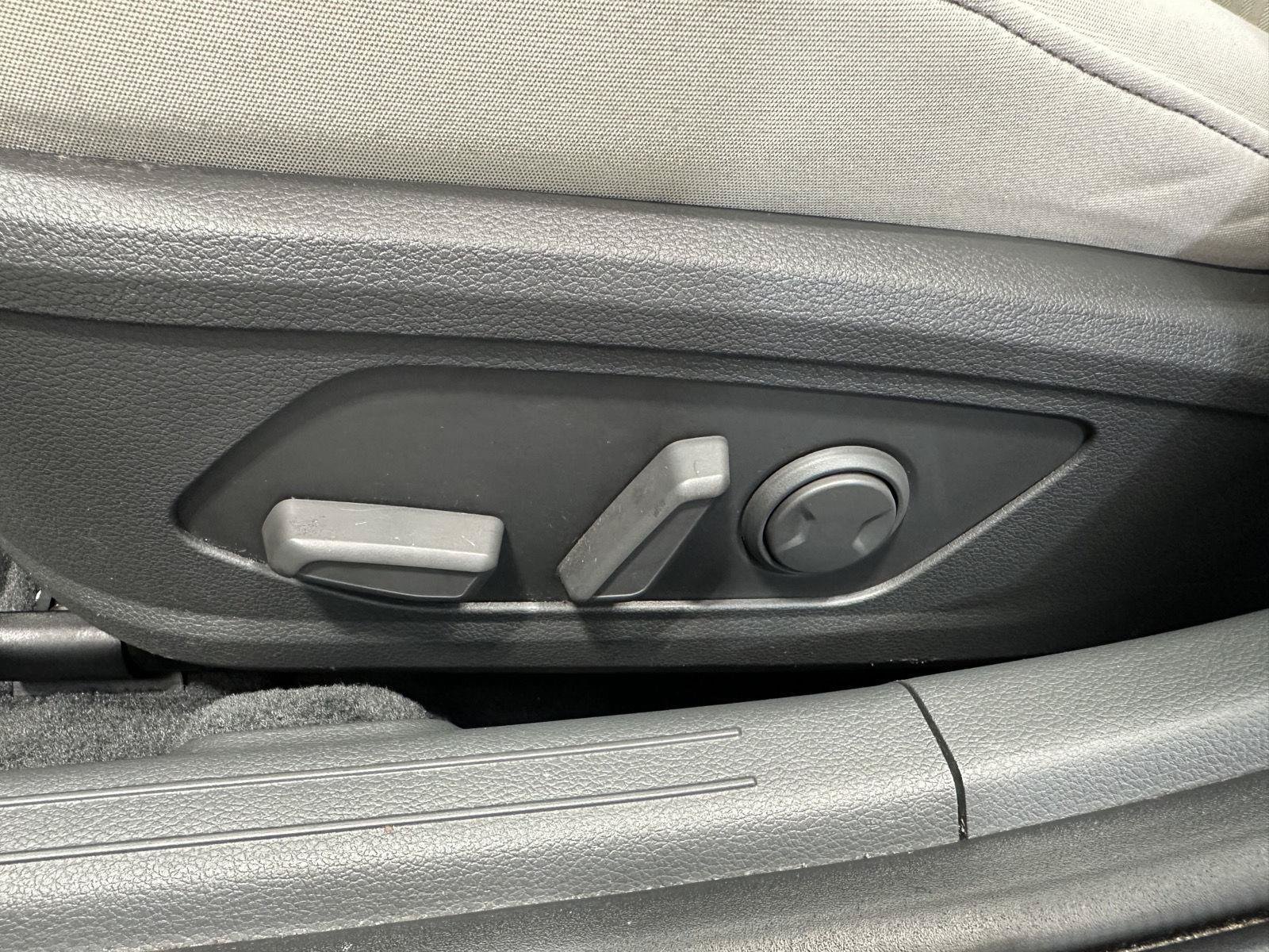 Certified 2023 Hyundai Sonata SEL w/ Convenience Package FWD image 14