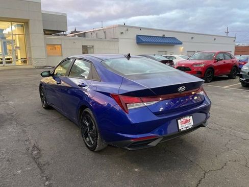 Used 2023 Hyundai Elantra SEL w/ Cargo Package image 5