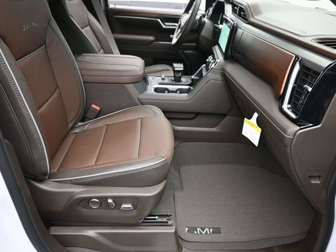 New 2026 GMC Sierra 1500 Denali AWD/4WD image 9