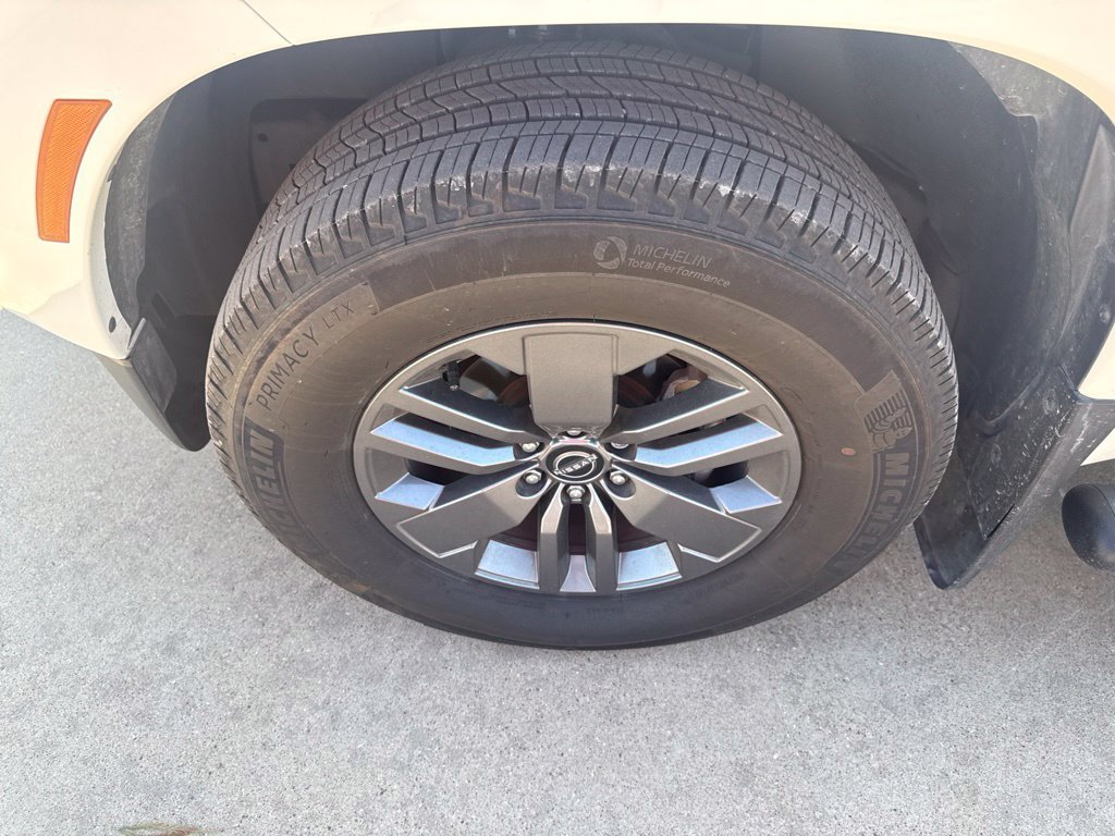 Used 2025 Nissan Frontier SV RWD image 9