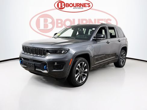 Used 2022 Jeep Grand Cherokee Overland w/ Advanced Protech Group III image 8