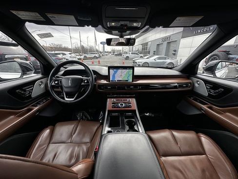 Certified 2023 Lincoln Aviator Reserve w/ Equipment Group 201A image 3