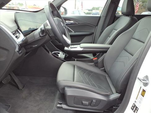 Used 2025 BMW X1 xDrive28i image 3