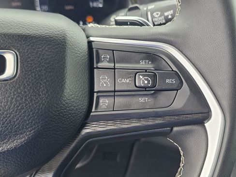 Used 2024 Jeep Grand Cherokee Laredo RWD image 22