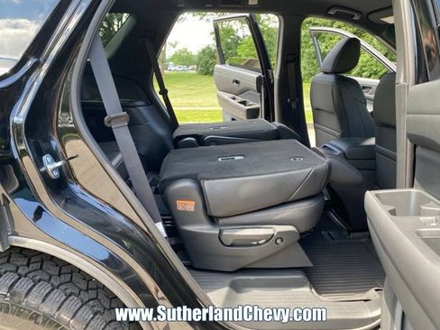 Used 2025 Nissan Pathfinder Rock Creek AWD/4WD image 39