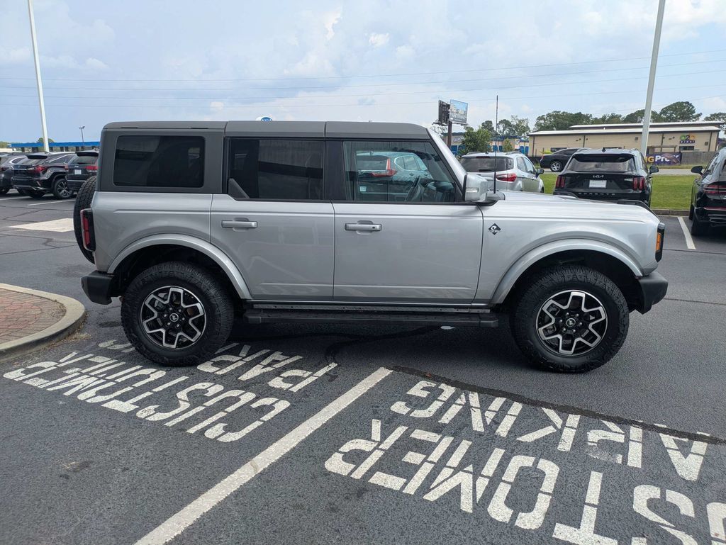 Used 2023 Ford Bronco Outer Banks AWD/4WD image 4