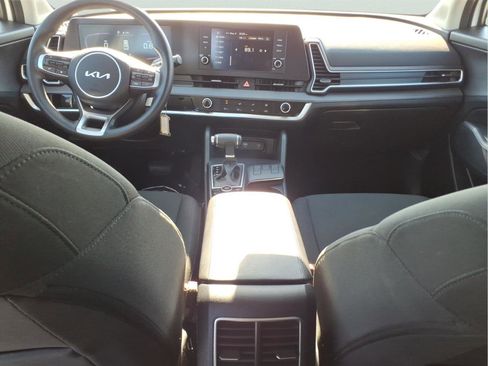 Used 2025 Kia Sportage LX FWD image 12