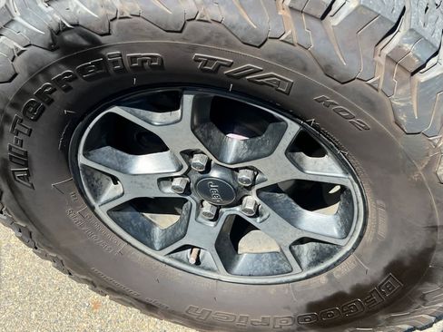 Used 2018 Jeep Wrangler Unlimited Rubicon image 14