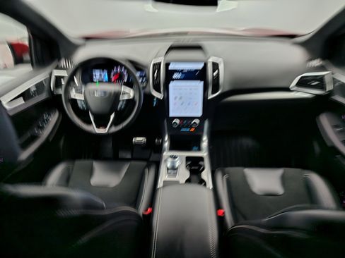 Used 2024 Ford Edge ST image 32