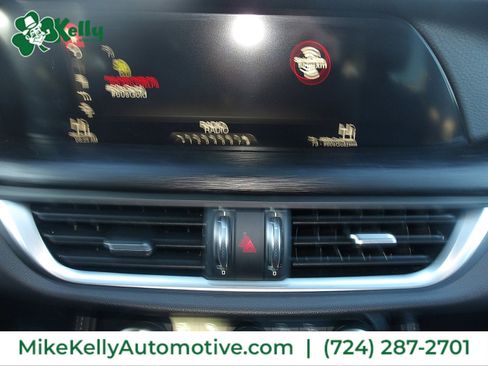 Used 2018 Alfa Romeo Stelvio AWD image 17