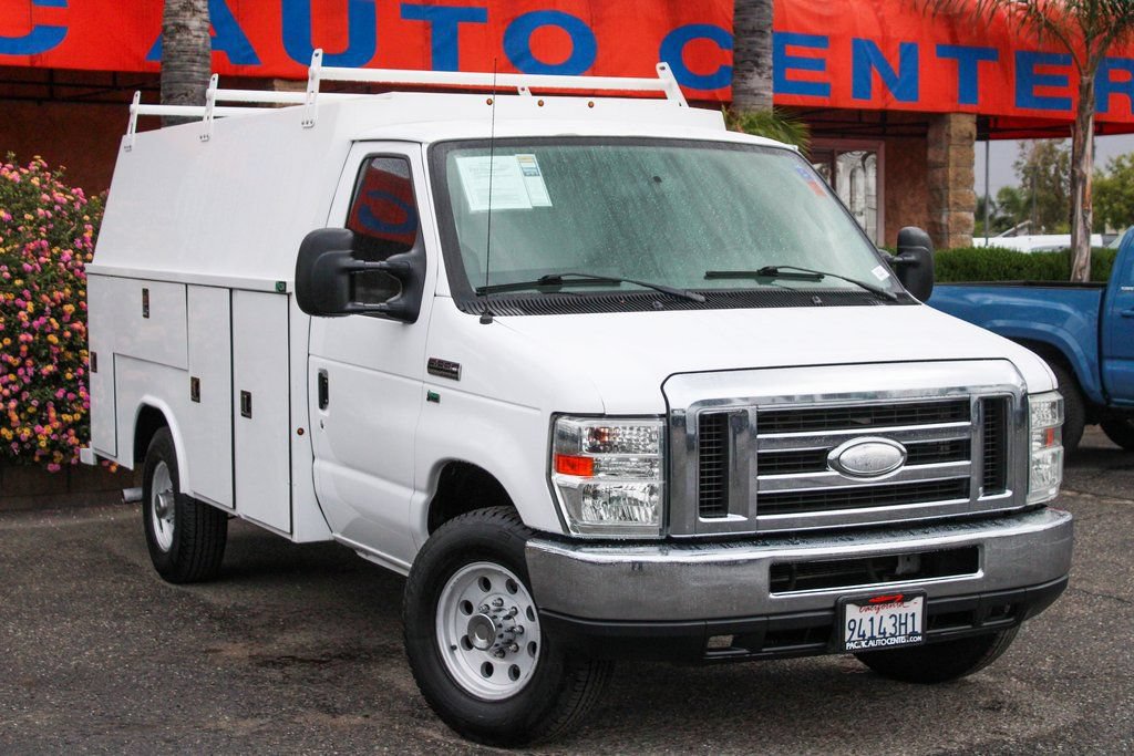 Used 2014 Ford E-350 and Econoline 350 Super Duty w/ Power Windows & Locks Group RWD image 2