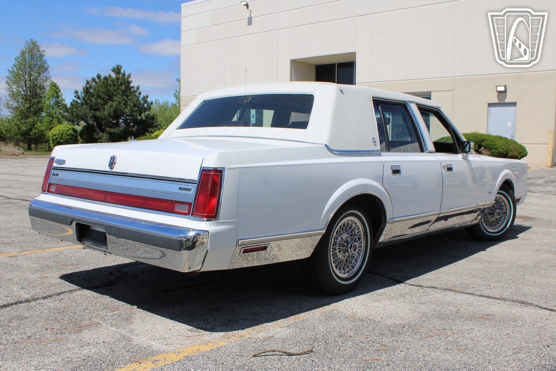 Used 1988 Lincoln Town Car Signature RWD image 14