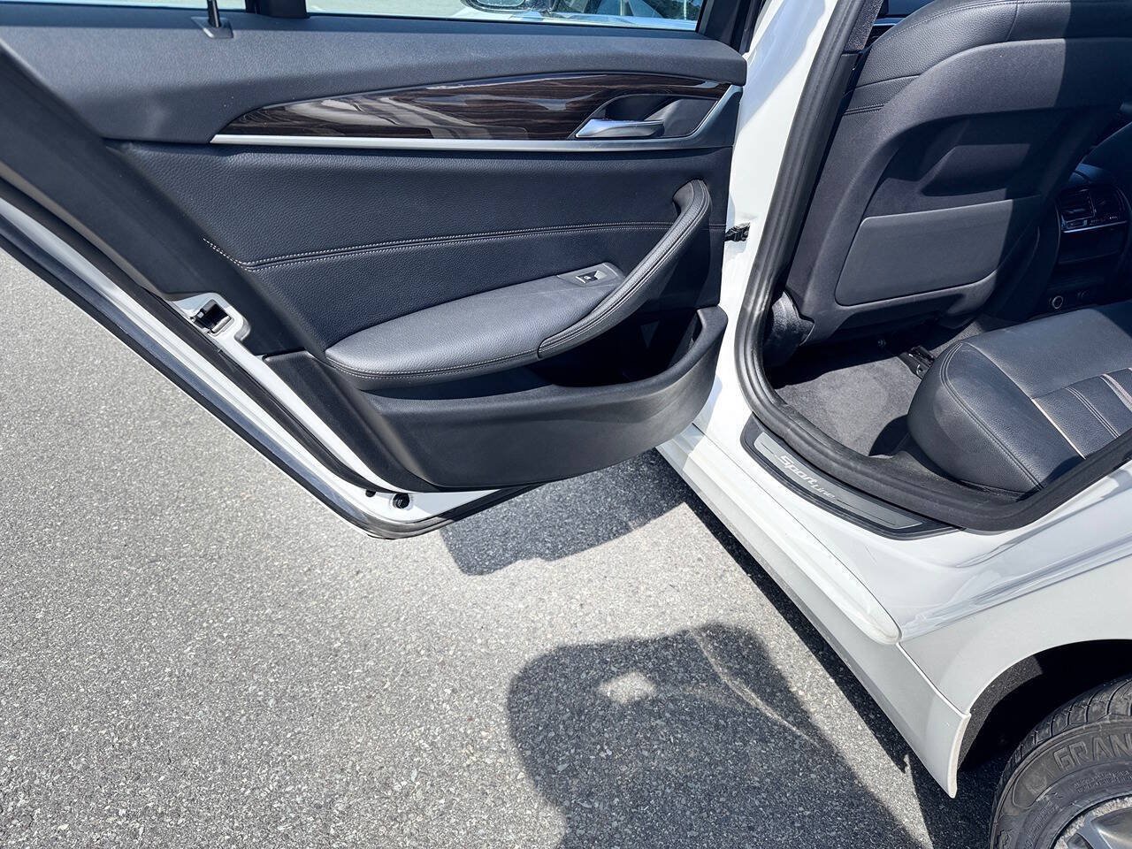 Used 2019 BMW 540i xDrive AWD/4WD image 5