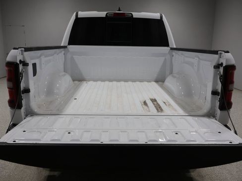 Used 2025 RAM 1500 Big Horn AWD/4WD image 4