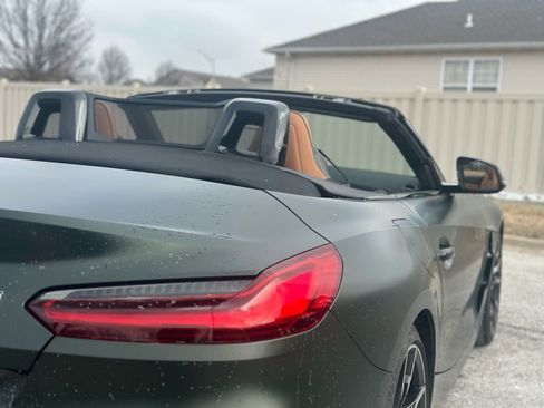 Used 2025 BMW Z4 M40i w/ Edition image 12