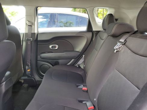 Used 2018 Kia Soul FWD image 14