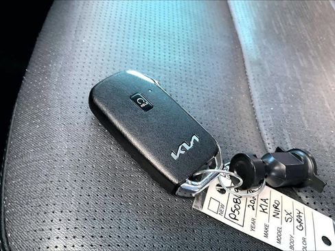 Used 2023 Kia Niro SX image 14