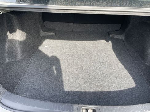 Used 2025 Toyota Corolla LE image 29