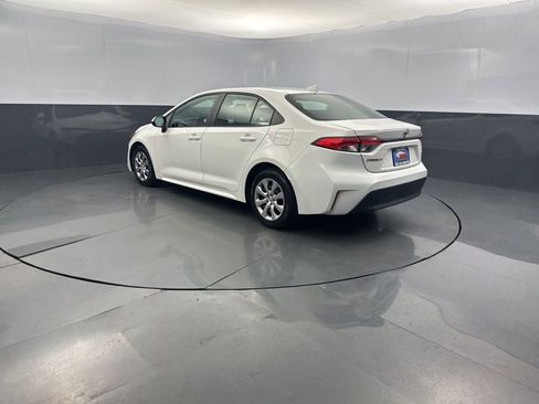 Used 2024 Toyota Corolla LE image 3