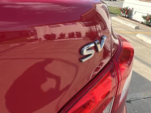 Used 2018 Nissan Sentra SV image 10