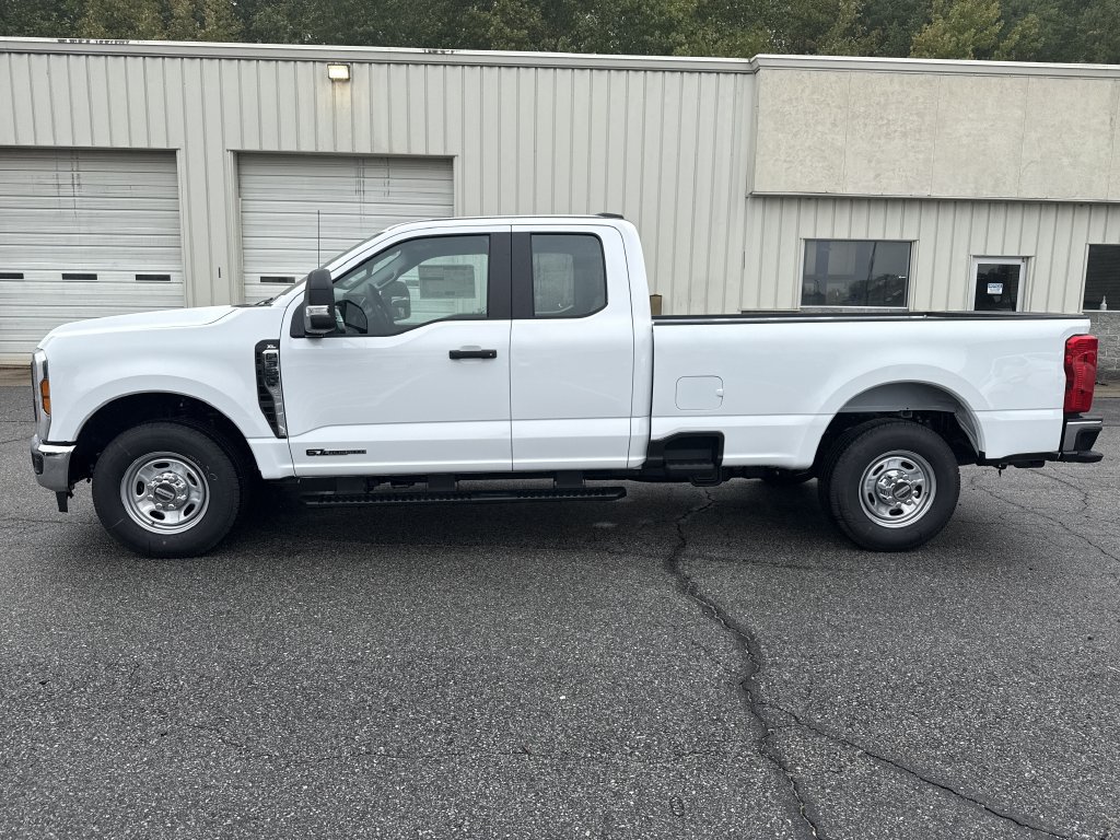 New 2026 Ford F350 XL w/ XL Driver Assist Package RWD image 4