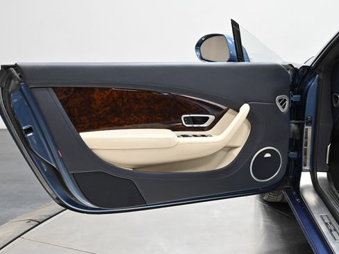 Used 2014 Bentley Continental GTC image 21