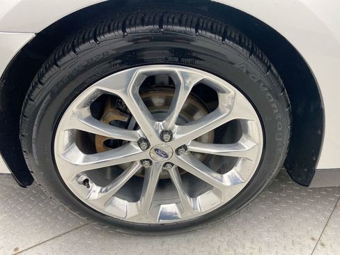 Used 2018 Ford Taurus Limited AWD/4WD image 10