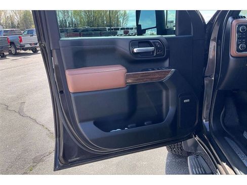 Used 2021 Chevrolet Silverado 3500 High Country w/ Z71 Off-Road Package AWD/4WD image 25
