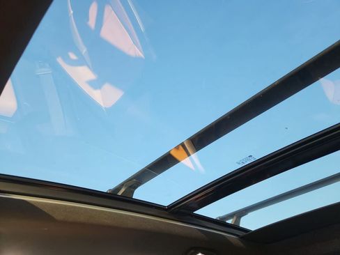 Used 2019 Chevrolet Equinox Premier image 21