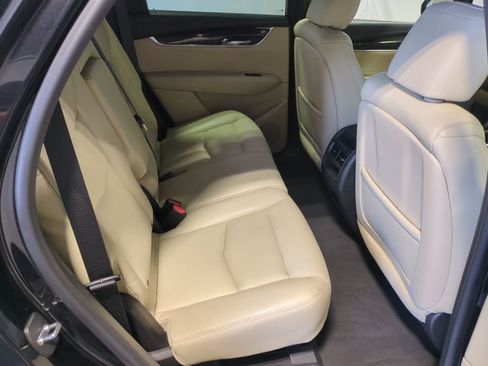Used 2017 Cadillac XT5 FWD image 23