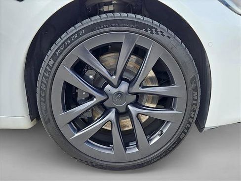Used 2022 Tesla Model S image 23