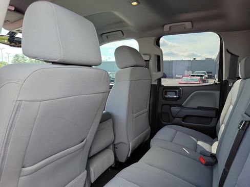 Used 2018 Chevrolet Silverado 1500 Custom w/ Custom Convenience Package RWD image 16