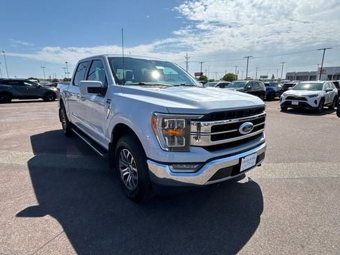 Used 2022 Ford F150 Lariat w/ FX4 Off-Road Package AWD/4WD image 3