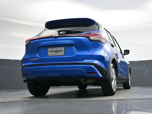 Used 2022 Nissan Kicks S image 33