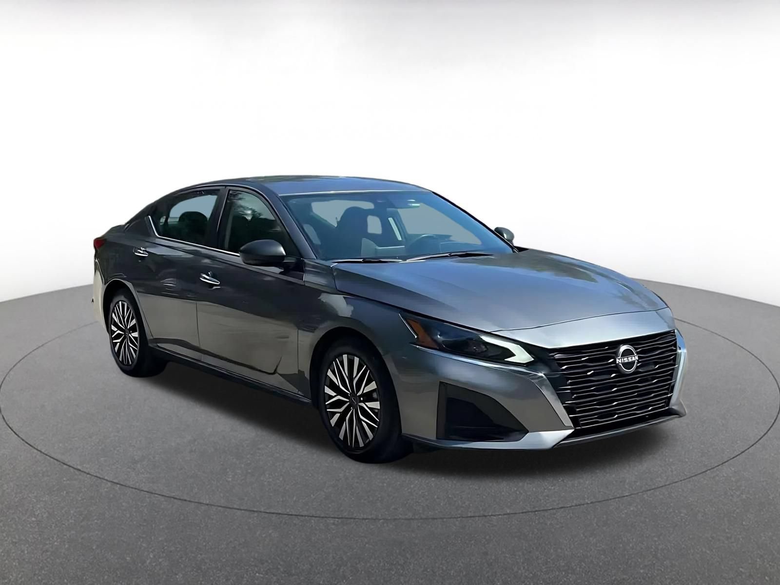 Used 2025 Nissan Altima 2.5 SV FWD image 3