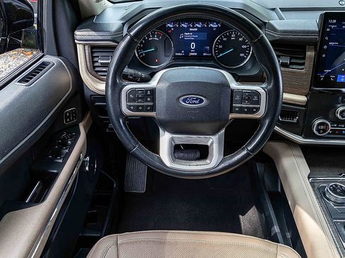 Used 2023 Ford Expedition Limited image 19