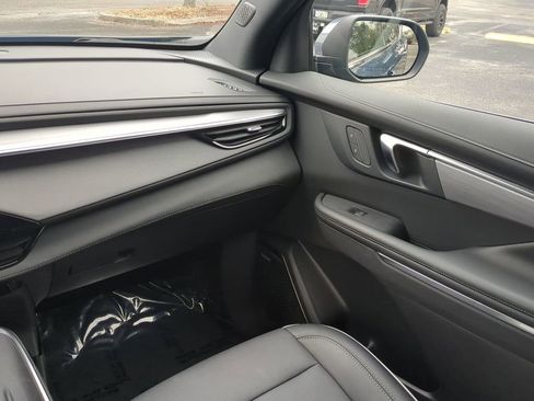 Used 2025 Buick Enclave Preferred image 17