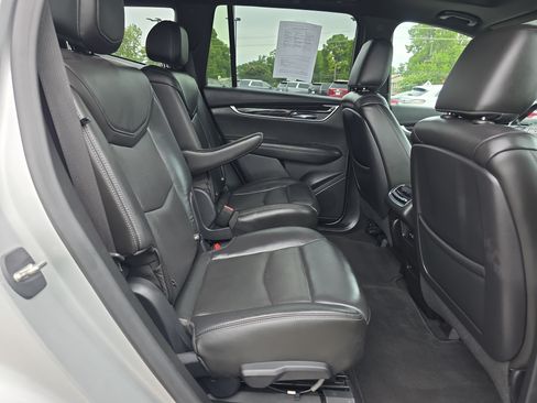 Used 2020 Cadillac XT6 Premium Luxury AWD/4WD image 14